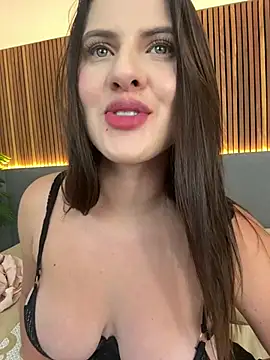 EmiilyAdams  online show from 12.10.24