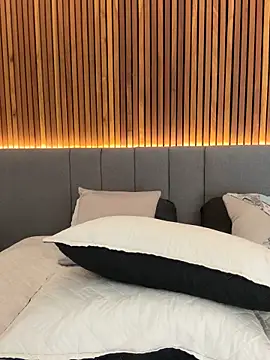 EmiilyAdams  online show from 09.25.25