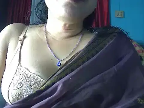 Snapshot of LOVERIAKOL chatting on 01.13.25 LOVERIAKOL online show from 01.13.25