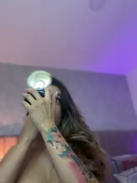 Victoria romanox online show from 02.13.25