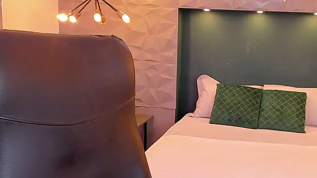 Victoria romanox online show from 03.15.25