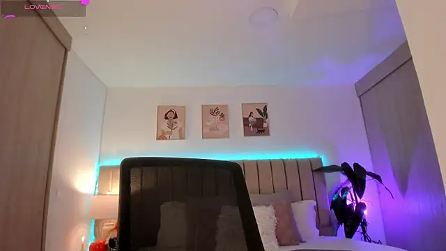 Victoria romanox online show from 10.12.25