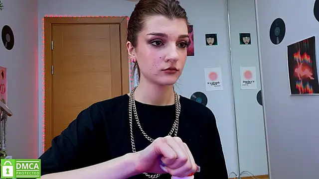 Snapshot of Bunny_ShyGirl chatting on 01.23.25 Bunny ShyGirl online show from 01.23.25