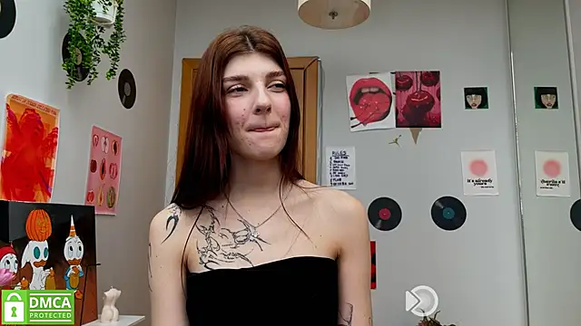 Snapshot of Bunny_ShyGirl chatting on 03.08.25 Bunny ShyGirl online show from 03.08.25