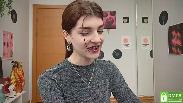 Snapshot of Bunny_ShyGirl chatting on 03.20.25 Bunny ShyGirl online show from 03.20.25