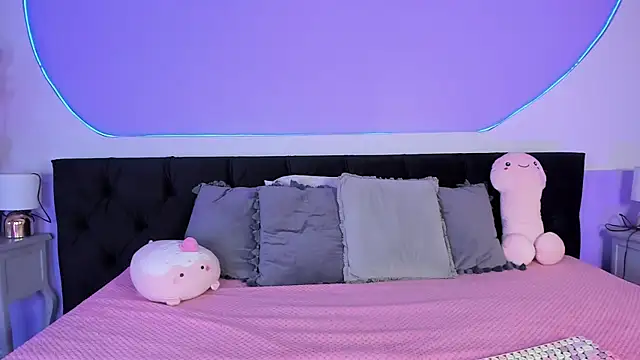 Julieta Cortes   online show from 10.22.25