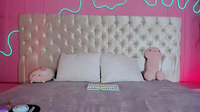 Julieta Cortes   online show from 02.03.26