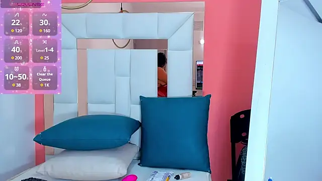 Alanna hot3 online show from 12.18.24