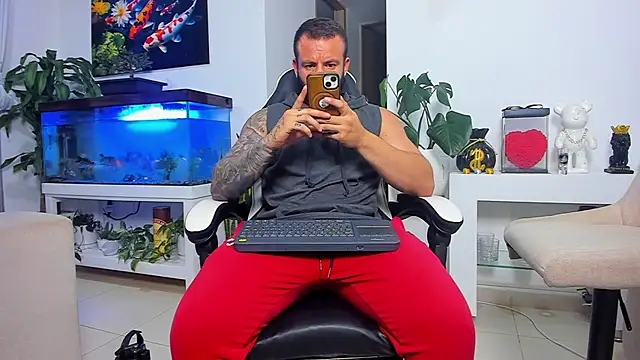 Snapshot of Johnnygrayson1 chatting on 10.23.25 Johnnygrayson1 online show from 10.23.25