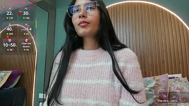 Snapshot of NayeCloud chatting on 10.04.25 NayeCloud online show from 10.04.25