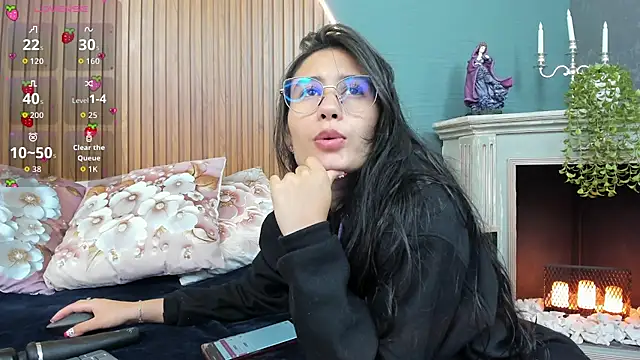 NayeCloud online show from 11.07.25