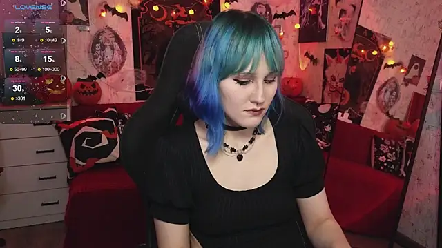 Snapshot of little_Elika chatting on 10.26.25 little Elika online show from 10.26.25