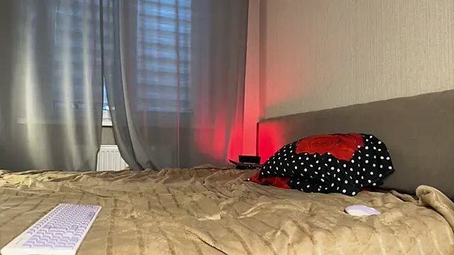 weshycouple online show from 10.15.25