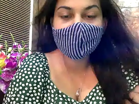 HaaniKaur online show from 03.11.25