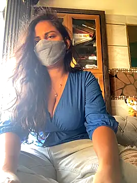 HaaniKaur online show from 11.01.25