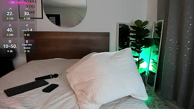 Isaa Coleman  online show from 03.04.25