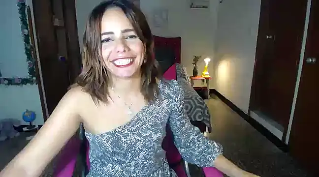 Snapshot of danielle_rose_1 chatting on 12.04.24 danielle rose 1 online show from 12.04.24