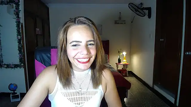 Snapshot of danielle_rose_1 chatting on 01.22.25 danielle rose 1 online show from 01.22.25