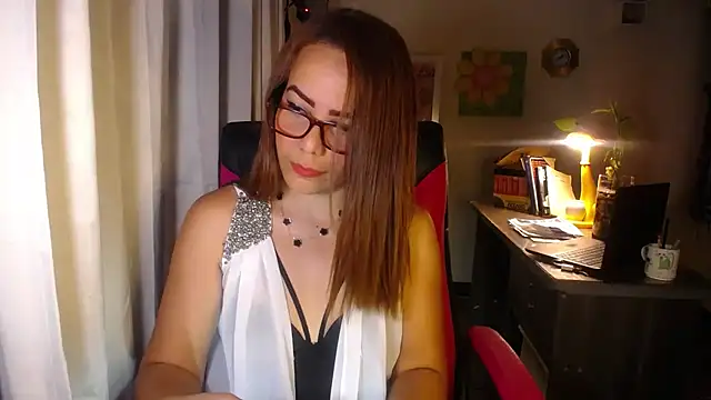 Snapshot of danielle_rose_1 chatting on 07.18.26 danielle rose 1 online show from 07.18.26
