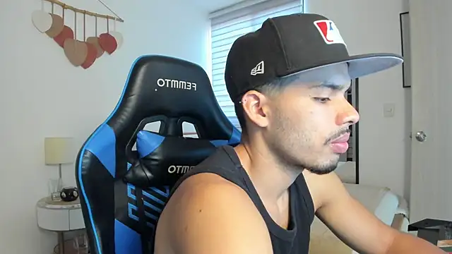 Snapshot of mateoleonee chatting on 09.24.25 mateoleonee online show from 09.24.25