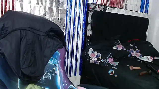 SweetAlmaa online show from 09.25.25