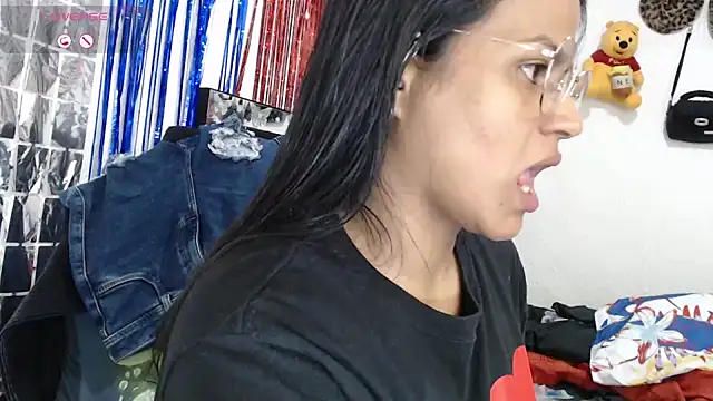 SweetAlmaa online show from 10.16.25