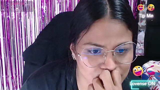 SweetAlmaa online show from 02.19.26