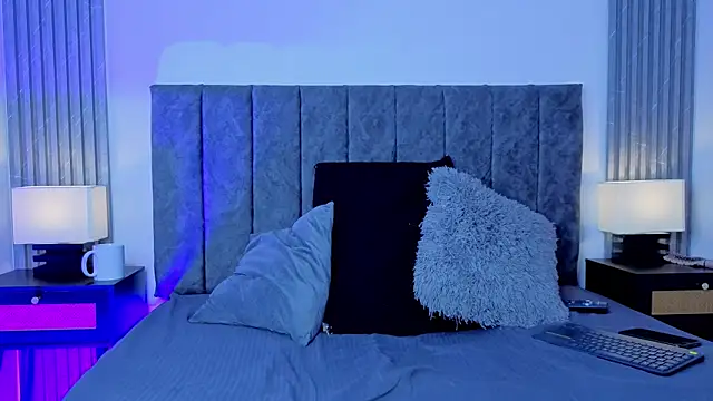 Snapshot of Ema_Stone65 chatting on 09.28.25 Ema Stone65 online show from 09.28.25