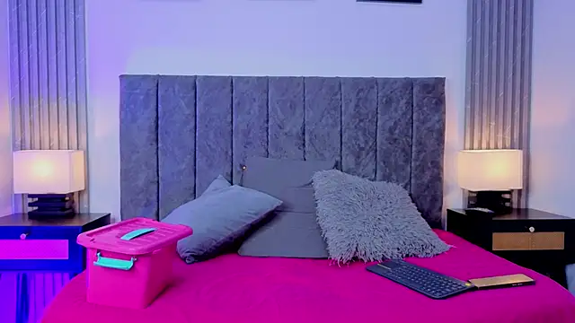 Snapshot of Ema_Stone65 chatting on 10.04.25 Ema Stone65 online show from 10.04.25