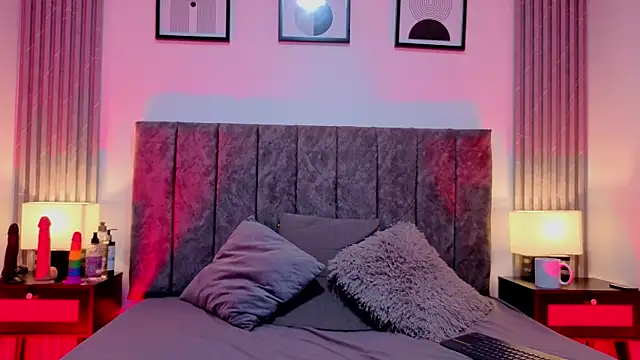 Snapshot of Ema_Stone65 chatting on 10.08.25 Ema Stone65 online show from 10.08.25