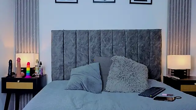 Snapshot of Ema_Stone65 chatting on 10.14.25 Ema Stone65 online show from 10.14.25