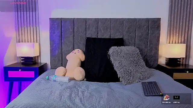 Snapshot of Ema_Stone65 chatting on 10.24.25 Ema Stone65 online show from 10.24.25