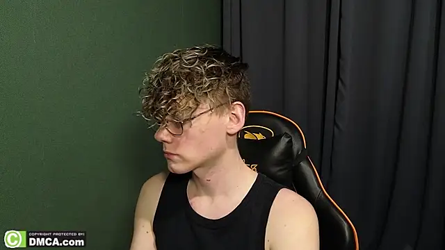 Snapshot of Keytaro chatting on 02.15.26 Keytaro online show from 02.15.26