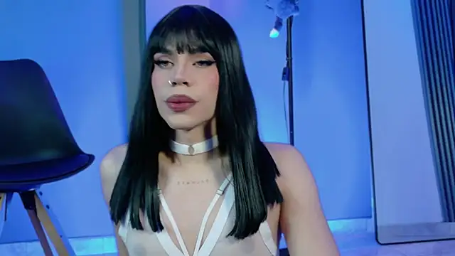 Snapshot of LucyGiraldo chatting on 09.27.25 LucyGiraldo online show from 09.27.25