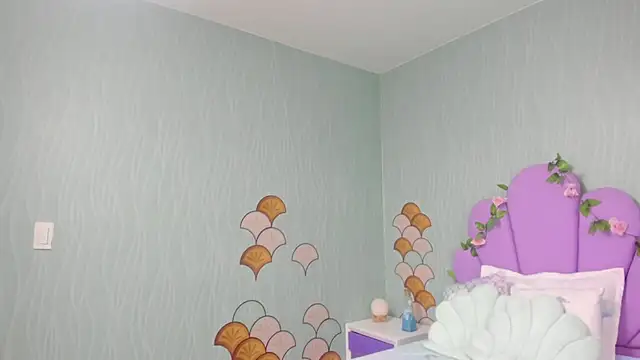 Isa little4u online show from 12.31.24