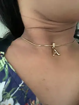 Isa little4u online show from 01.10.25