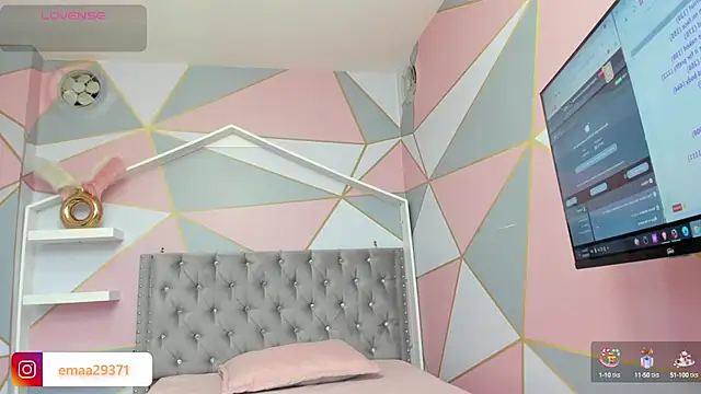 Isa little4u online show from 02.10.25