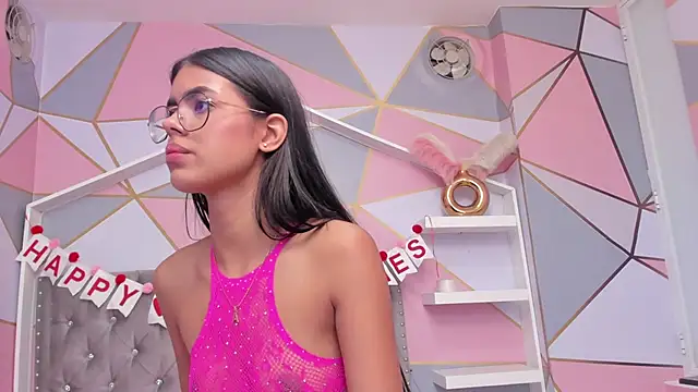 Isa little4u online show from 02.14.25