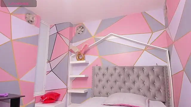 Isa little4u online show from 02.21.25