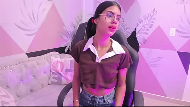 Isa little4u online show from 03.14.25