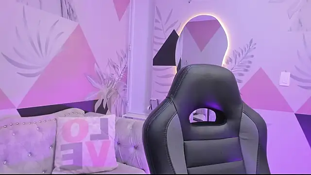 Isa little4u online show from 03.18.25