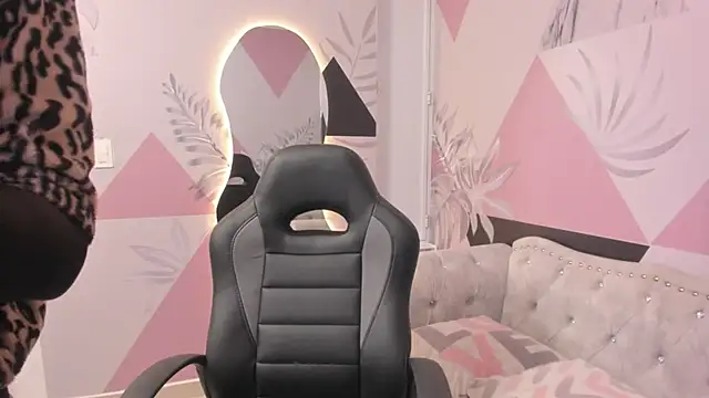 Isa little4u online show from 03.21.25