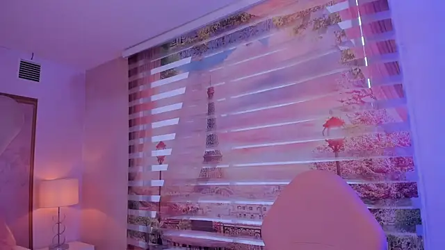 Isa little4u online show from 09.25.25