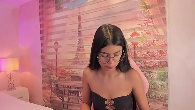 Isa little4u online show from 10.08.25