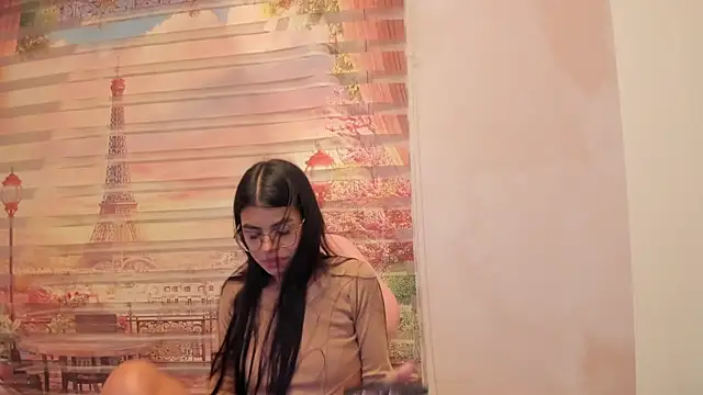 Isa little4u online show from 10.10.25