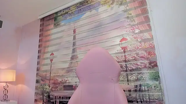 Isa little4u online show from 10.15.25