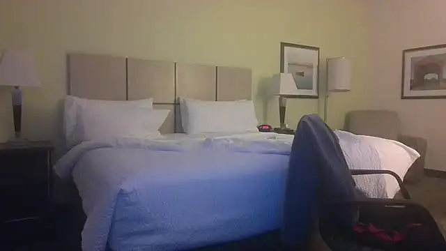 UnCuTupTheBuTT online show from 10.17.25