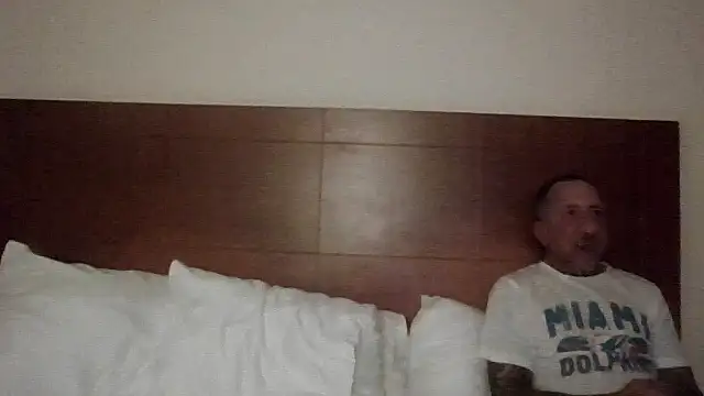 Snapshot of LillyysAllYours chatting on 11.08.25 LillyysAllYours online show from 11.08.25