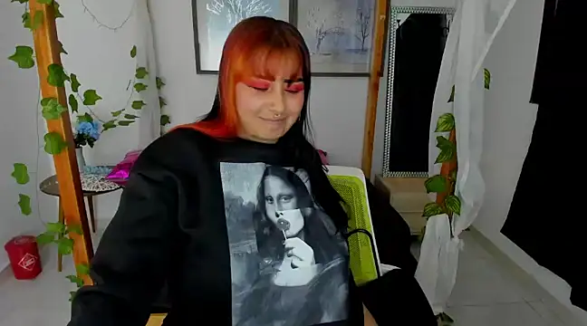 lussyevans24 online show from 01.23.25