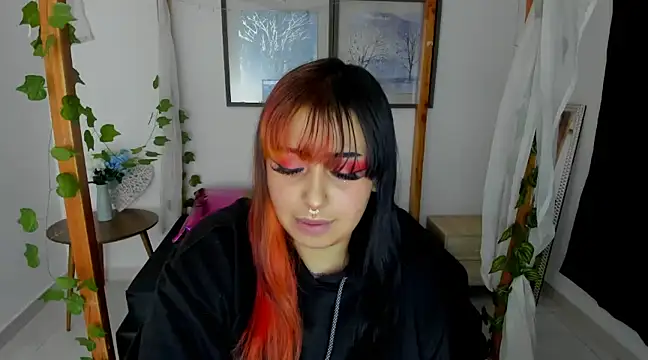 lussyevans24 online show from 01.26.25